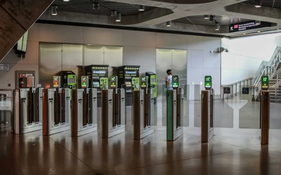 Optical speed gates at an office entrance